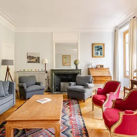 Apartment Chic Parisien, Parc Monceau *