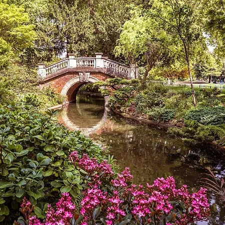 Chic Parisien, Parc Monceau Paris