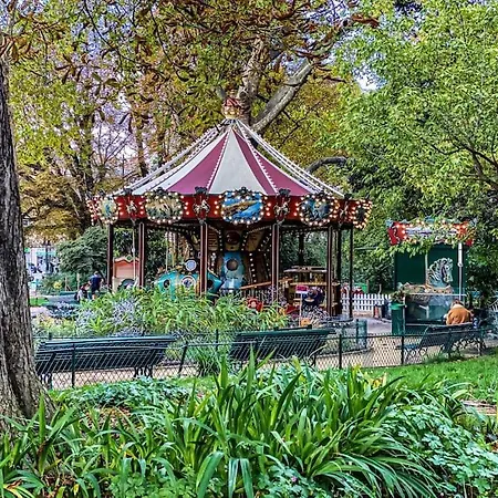 Chic Parisien, Parc Monceau *